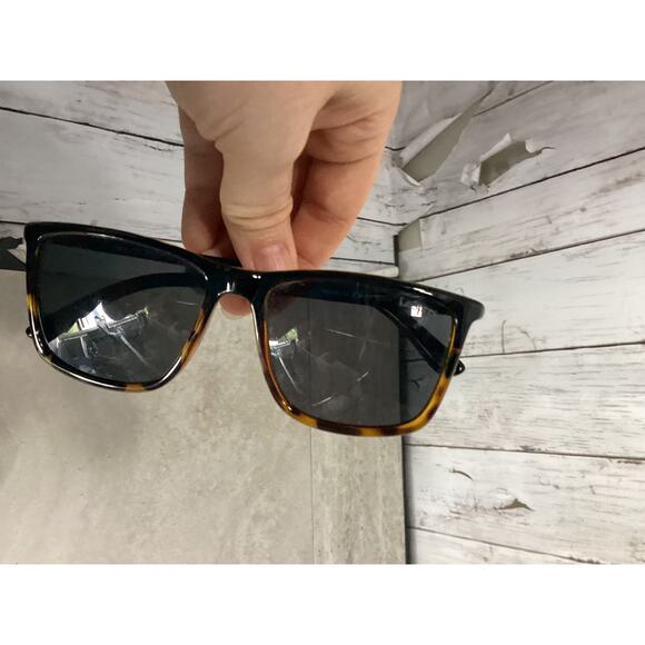 Women's Brown Tortoise Polarized Sunglasses - Picture 1 of 2